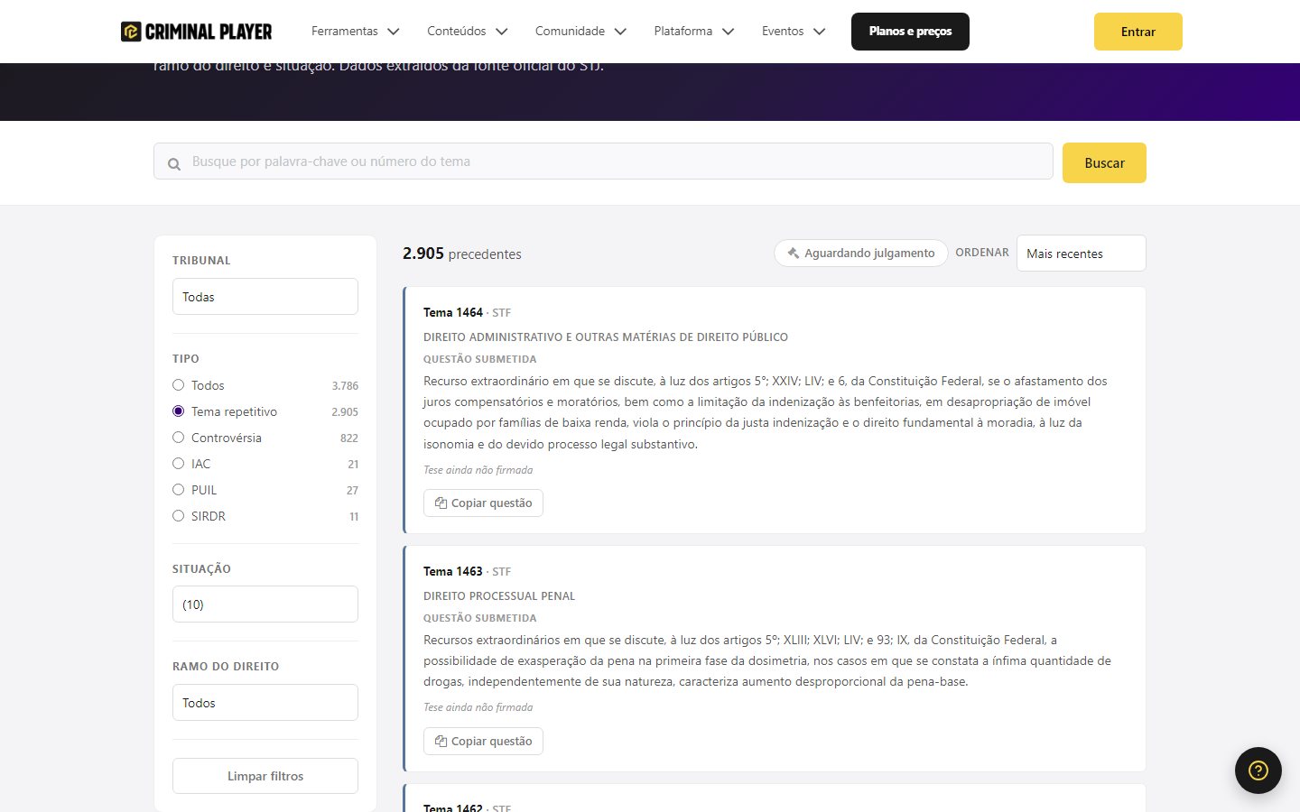 Catálogo de temas: busca, filtros por tribunal/tipo/situação e os cards com questão e tese